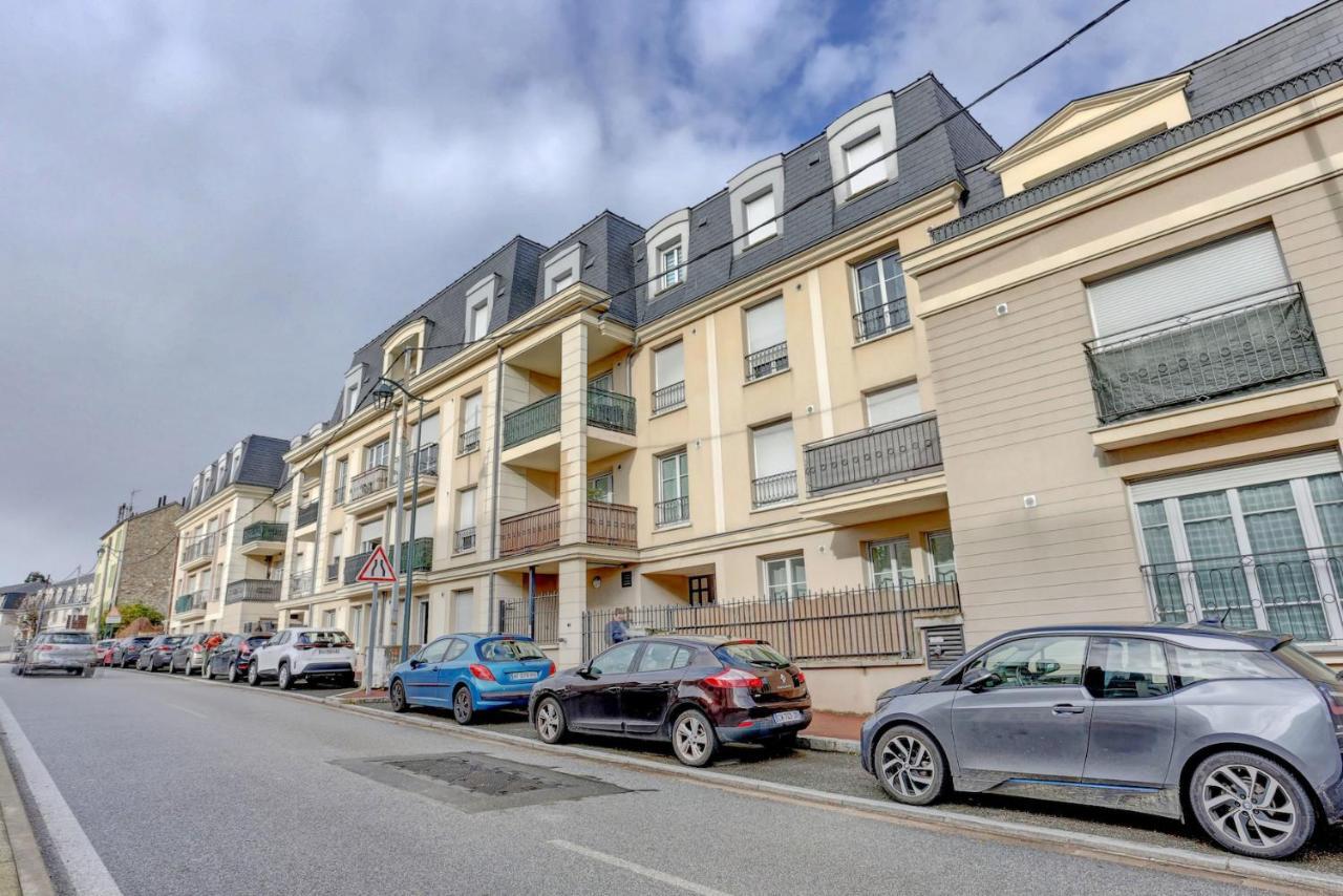 Le Curie - Saint Cyr Apartment Exterior photo